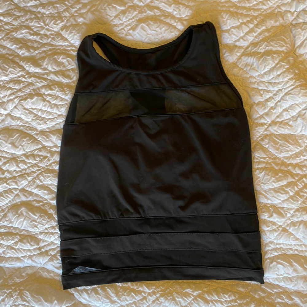 Cropped workout tank!